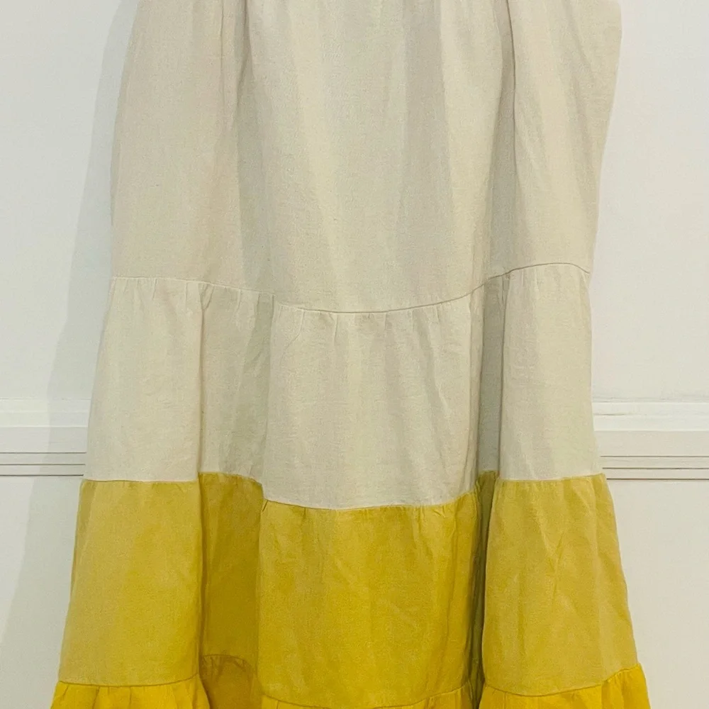 moodie yellow cream